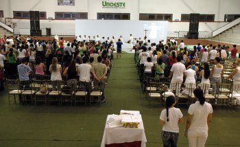 Unoeste realiza missa de Ação de Graças